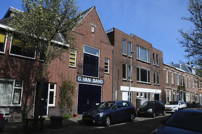 900167 Gezicht op de voorgevels van de huizen Potgieterstraat 41 (links) -lager te Utrecht.